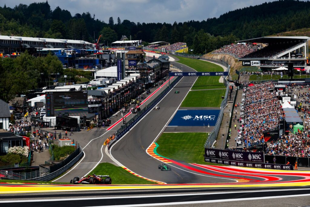 Piastri pole record in Belgio, quarto Leclerc, Hamilton fuori in SQ1 ...