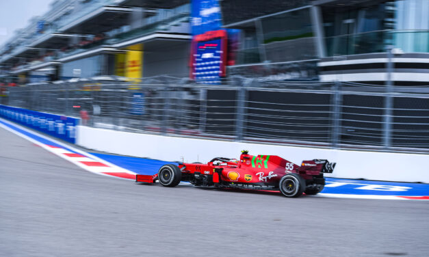 GP Russia: Hamilton fa cento, Verstappen fa centro e Sainz va a podio
