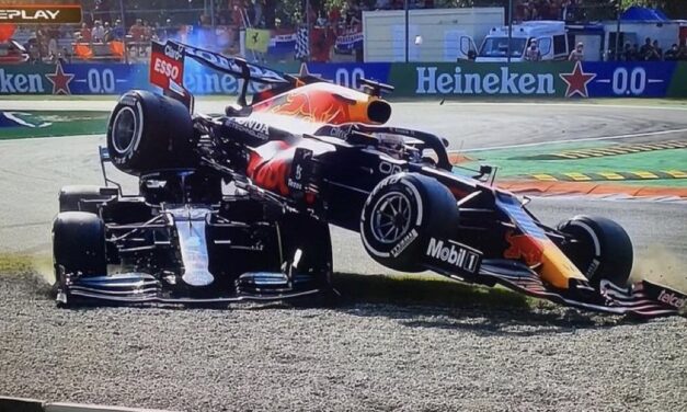 Verstappen e Hamilton senza quartiere, Mclaren gode, la Ferrari è h24 sul motore aggiornato