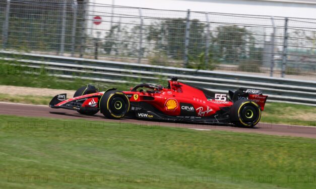 Ferrari SF-23 a Fiorano: ecco la nuova ala anteriore