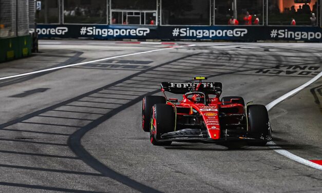 FP3 Singapore: Sainz tiene la Ferrari davanti, Red Bull fa un passo indietro per tornare in lotta