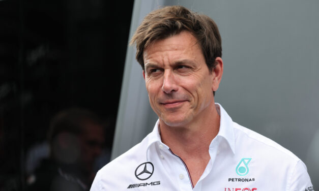 Toto Wolff commenta le vicende Red Bull: “E’ una lotta per il potere, Verstappen? Mi piacerebbe averlo”