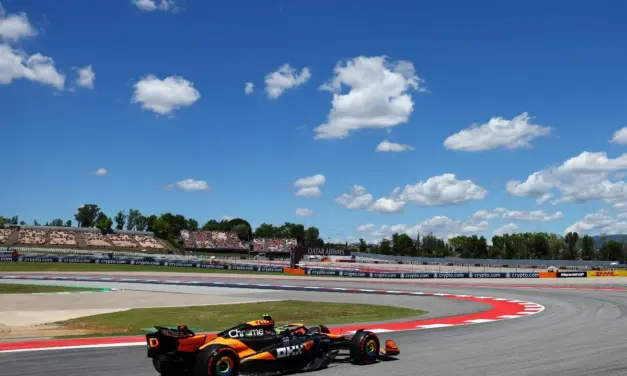 FP1 Spagna: Norris di un soffio su Verstappen, Ferrari risparmia le Soft