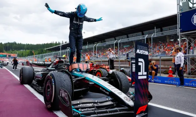 Russell: “Stiamo facendo enormi passi in avanti rispetto a Ferrari”