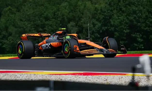 FP2 Belgio: Mclaren davanti a Verstappen, Ferrari sfida Mercedes