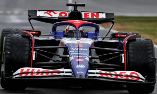 Ricciardo: “Il vantaggio su Haas non c’è più, dobbiamo fare le scelte giuste”