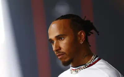 Hamilton su Max: “Un campione del mondo non si comporta così”