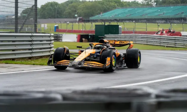 Test Pirelli a Silverstone: in pista anche Schumacher con la McLaren