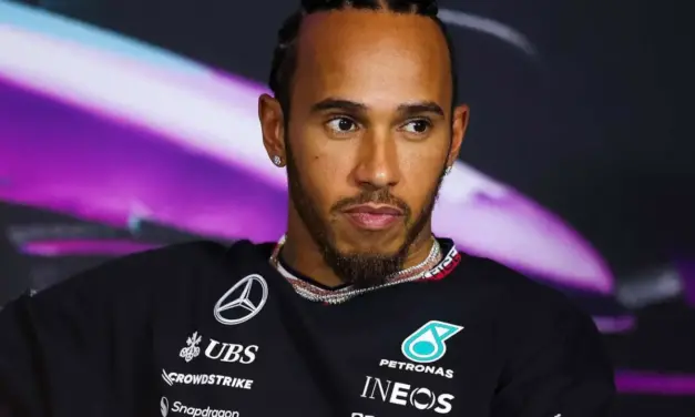 Hamilton: “Weekend particolarmente sentito. Ferrari sarà competitiva”