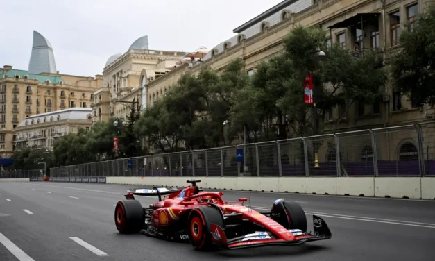 Leclerc è l’asso Ferrari a Baku! Piastri in prima fila, Norris Out in Q1