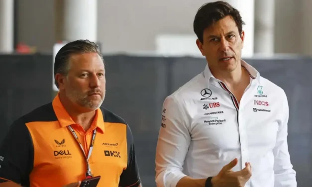 McLaren, Zak Brown: “La priorità assoluta è rimanere con i motori Mercedes”