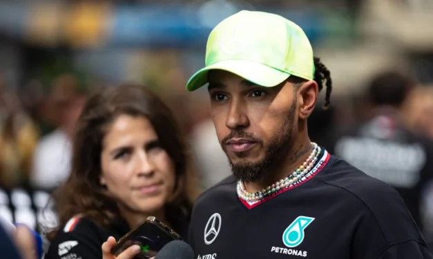 Nuovo race director, Hamilton: “sarebbe stato più opportuno cambiare alla fine”