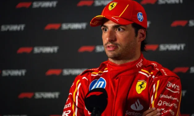 Sainz: Ferrari has “nothing to lose” in F1 title fight finale