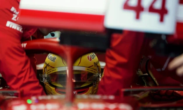 Hamilton e i team radio: “Pensate a me, ma basterebbe guardare Verstappen”