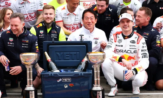 Red Bull, Verstappen trionfa in Giappone: “Vittoria dal significato speciale”
