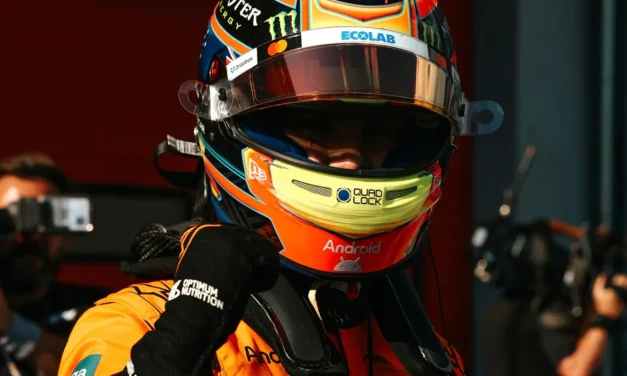 Piastri batte Verstappen per la pole, Russell P3 con la media! Notte fonda Ferrari