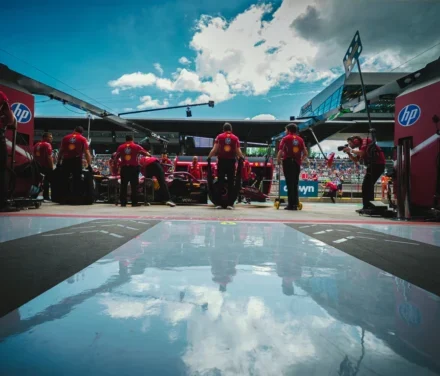 Ferrari: in FP2 la ‘solita’ SF-25, ecco quanto può dare il nuovo fondo