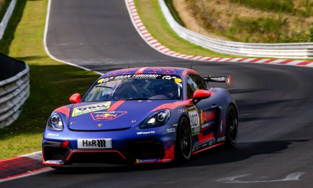 Max Verstappen al Nurburgring: gara pulita, ma la licenza è in dubbio