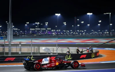Ferrari a picco: Hamilton subito fuori, Leclerc si arrabbia con Sainz