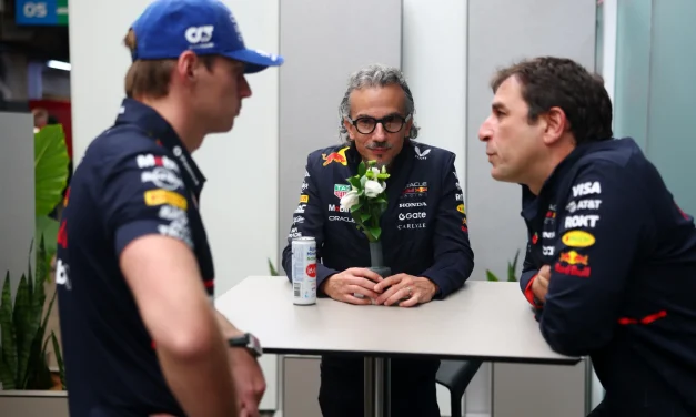 Mekies spiega perché la Red Bull non può permettersi di perdere Verstappen