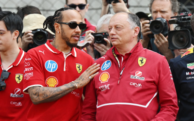 Hamilton difende Vasseur: “Puntate il dito da un’altra parte. Ci sono anche persone al di sopra di Fred”