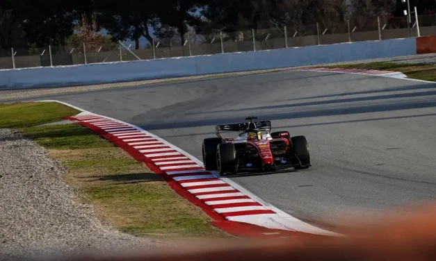 Hamilton promuove la Ferrari SF-26: “Inizio migliore rispetto al passato”