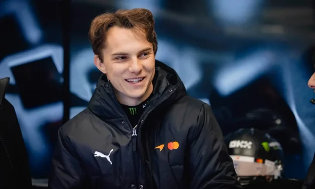 Piastri: “Capiti alcuni limiti di motore e telaio. Power Unit? Stiamo aiutando Mercedes”