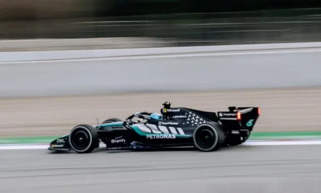 Due profili, un vortice chiave: perché la Mercedes W17 ha colpito subito a Barcellona