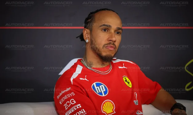 Hamilton ha cambiato chiave? Chiede una Ferrari diversa ma con chi ce l’aveva? Intanto Vigna é in visita a Sepang
