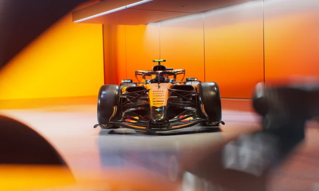 McLaren, svelata la livrea ufficiale della MCL40