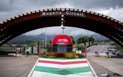 Primo giorno di test al Mugello: Pirelli al lavoro con McLaren e Red Bull, TPC per Ferrari con Camara