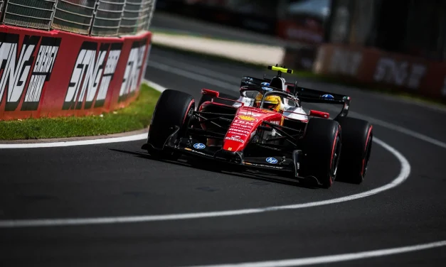 Hamilton, dubbi sulla Mercedes: “Due decimi solo di potenza in ogni settore”