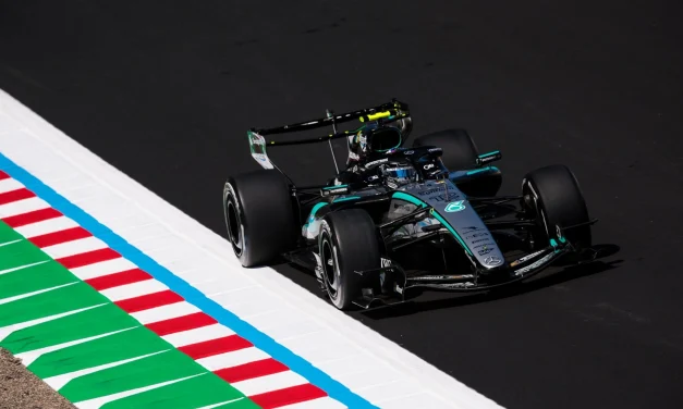 Sogno Antonelli: vittoria e vola in testa al mondiale. Piastri P2 davanti ad un super Leclerc