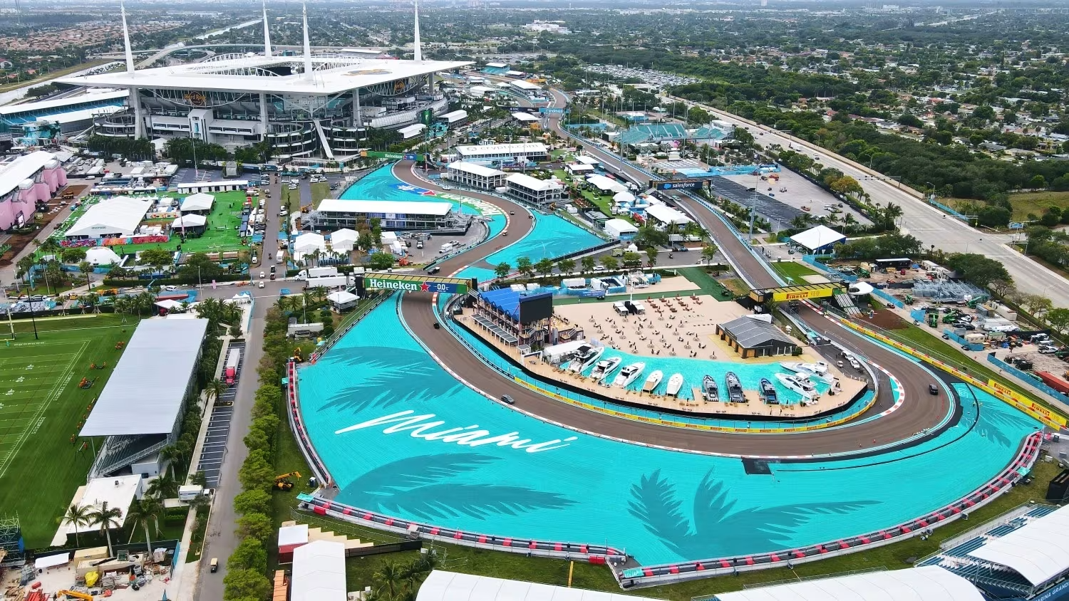 FIA dichiara lo stato di 'Rain Hazard' ed anticipa la partenza del GP ...