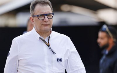 Tombazis ammette: “Forse si è esagerato con l’elettrico”. E apre a motori più semplici