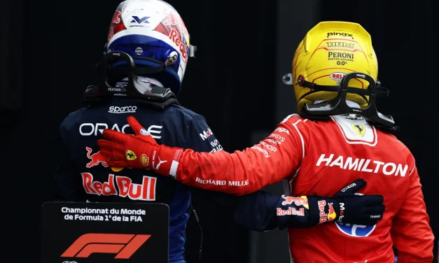 Hamilton: “Che battaglia con Max, mi sembra di essere tornato ai vecchi tempi”