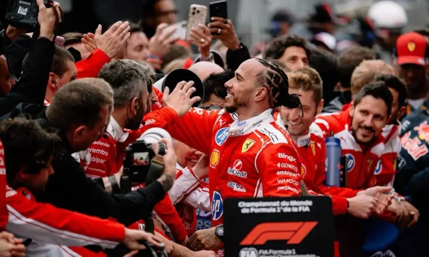 Hamilton: “Ferrari ora ha un obiettivo” e sul nuovo motore: “Perdevamo 4 decimi, motore nuovo ci aiuterà”