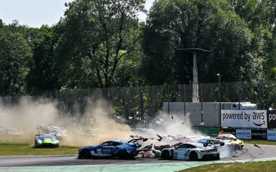GTWC, gara folle a Monza: 23 ritiri e vittoria Audi, fuori Rossi