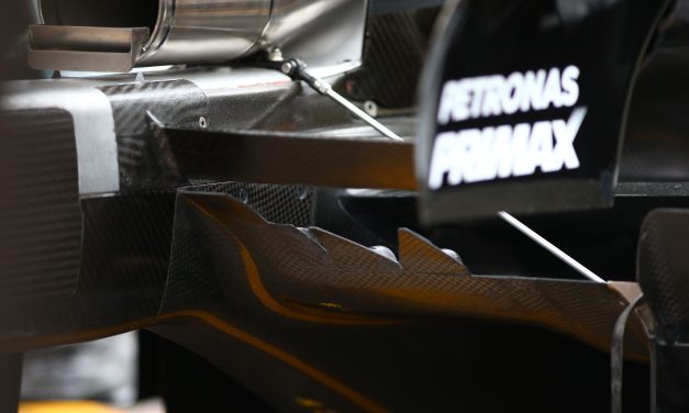 Retroscena Ferrari: inviati “chiarimenti” sul diffusore dentato Mercedes