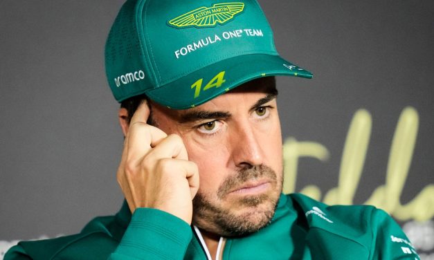 Alonso conferma i timori di Verstappen: “Copse e Becketts stazioni di ricarica”