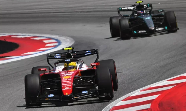 Ferrari, Hamilton cede a Mercedes: “Kimi mi ha superato a razzo”. Leclerc: “Cambio radicale per la qualifica”