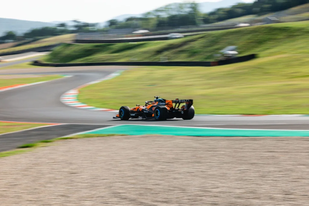 Piastri (McLaren)