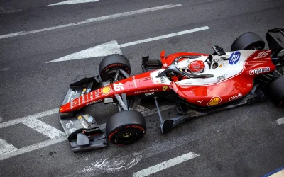 Mercedes detta legge, Ferrari soffre a Baku: troppo drag per Hamilton, Leclerc resiste ad Antonelli
