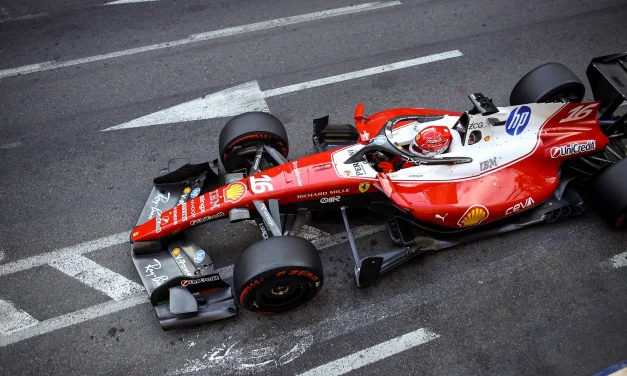 Mercedes detta legge, Ferrari soffre a Baku: troppo drag per Hamilton, Leclerc resiste ad Antonelli