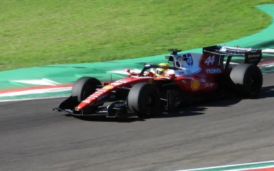 Gallery, test Pirelli: Lewis Hamilton in azione ad Imola con la Ferrari SF-26