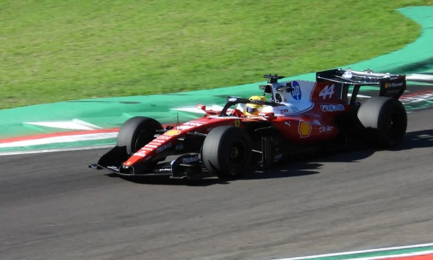 Gallery, test Pirelli: Lewis Hamilton in azione ad Imola con la Ferrari SF-26