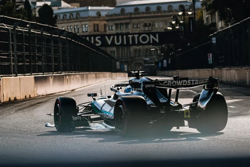 Mercedes Baku Russell