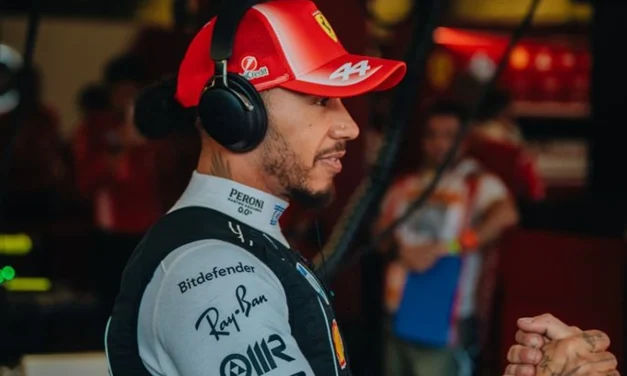 Hamilton: “Il mio compito è quello di stimolare costantemente la squadra, non intendo cambiare”