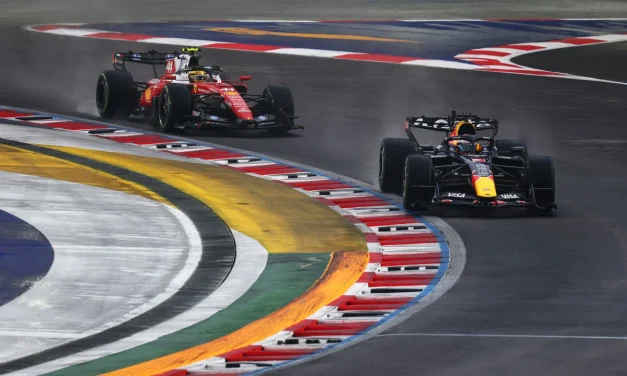 Due Ferrari a podio nella Sprint di Singapore: Hamilton felice dei progressi, per Leclerc rebus assetto