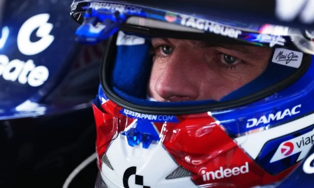 Incredibile Verstappen in Malesia: torna in pole dopo 15 Gran Premi. Super anche Hamilton in prima fila